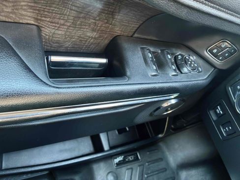 Used 2019 Ford Expedition Limited w/ Equipment Group 301A AWD/4WD image 25