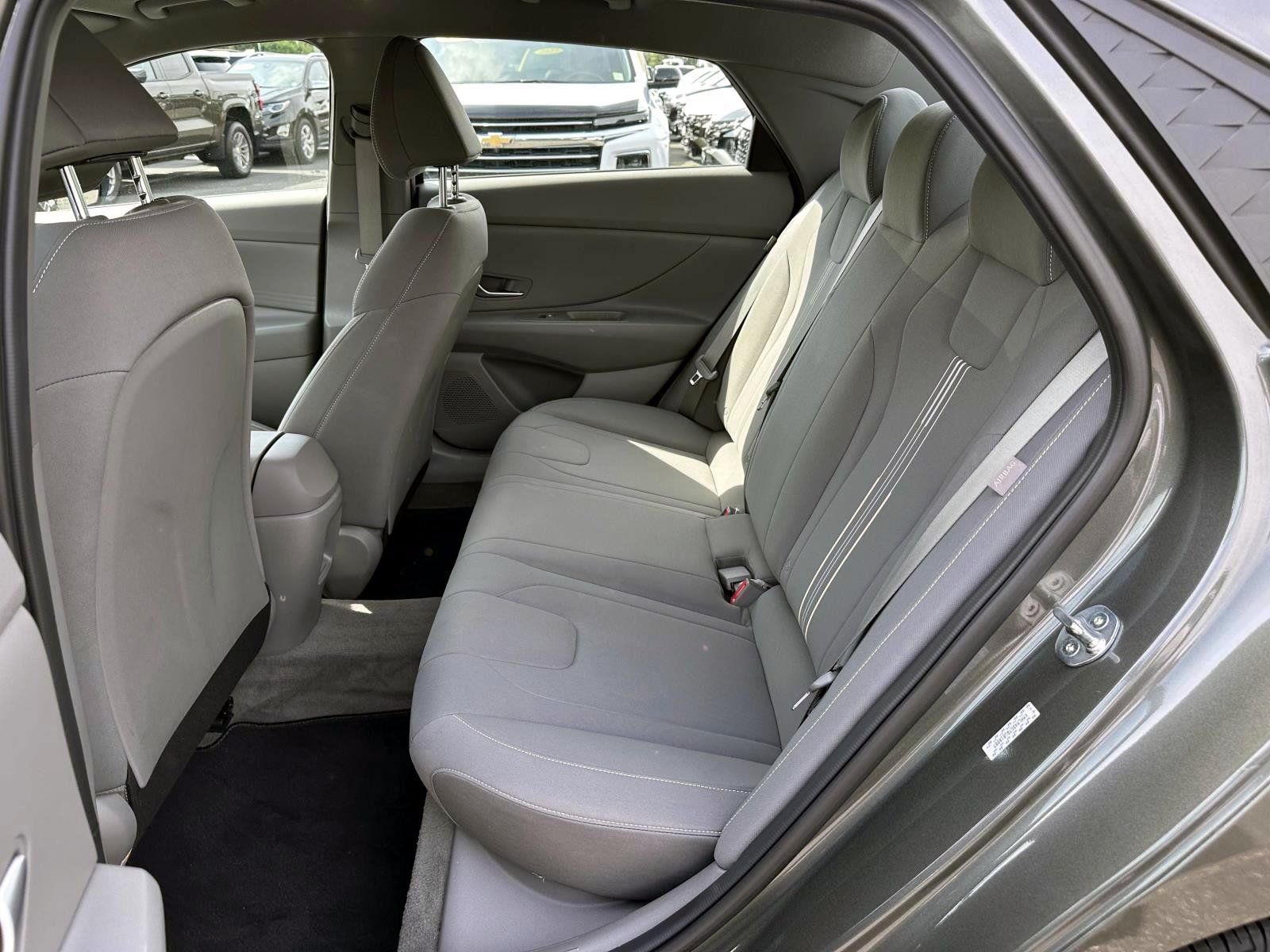 Used 2024 Hyundai Elantra SEL FWD image 12