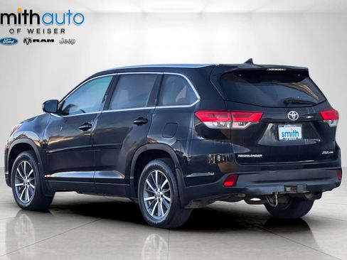 Used 2019 Toyota Highlander XLE AWD/4WD image 7