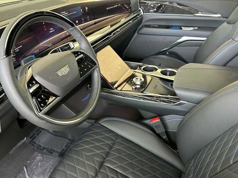New 2025 Cadillac Escalade IQ Sport 1 w/ LPO, ONYX Package image 10