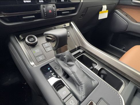 Used 2026 Lexus GX 550 w/ Cold Area Package AWD/4WD image 48