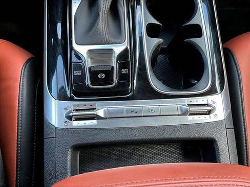 Certified 2023 Kia Carnival SX FWD image 19