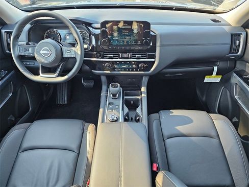 New 2025 Nissan Pathfinder SL w/ Cargo Package image 9