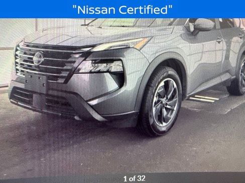 Certified 2025 Nissan Rogue SV FWD image 2