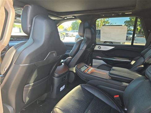 New 2026 Lincoln Navigator Black Label AWD/4WD image 13