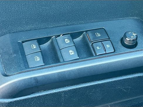 Used 2021 Toyota Tacoma TRD Off-Road image 17