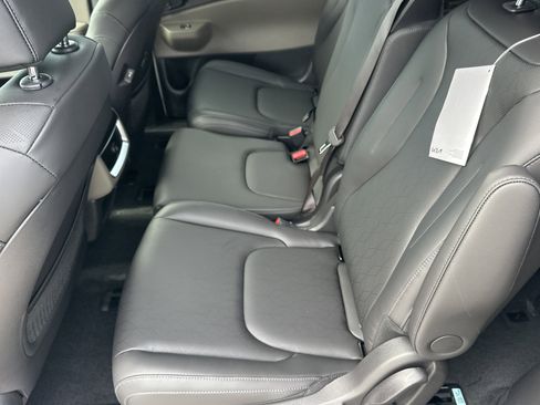 New 2026 Kia Carnival EX FWD image 12