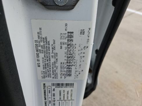 Used 2015 Ford Fusion SE FWD image 18