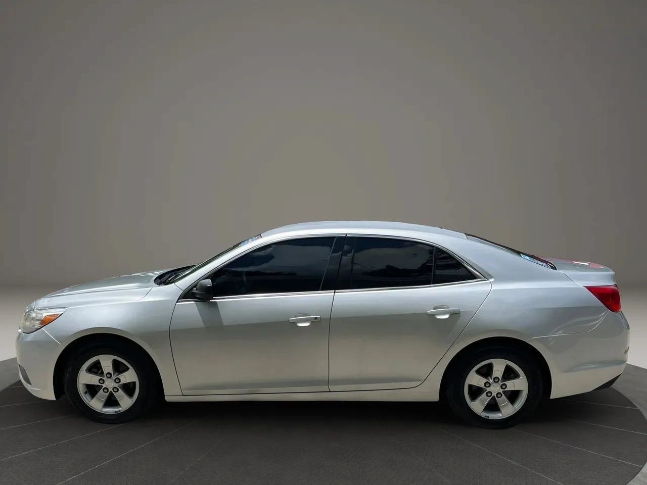Used 2015 Chevrolet Malibu LS FWD image 3