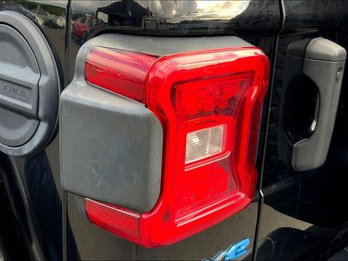 Used 2021 Jeep Wrangler Unlimited Rubicon 4xe w/ Dual Top Group image 29