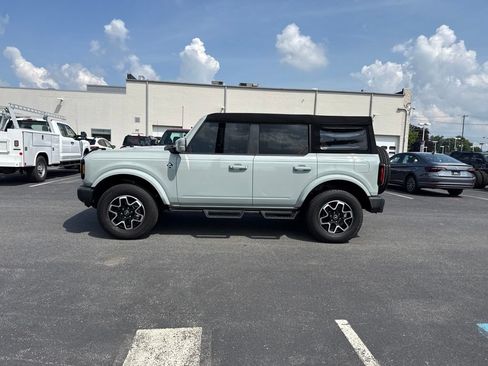 Used 2024 Ford Bronco Outer Banks AWD/4WD image 2
