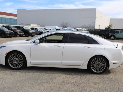 Used 2014 Lincoln MKZ Base image 7