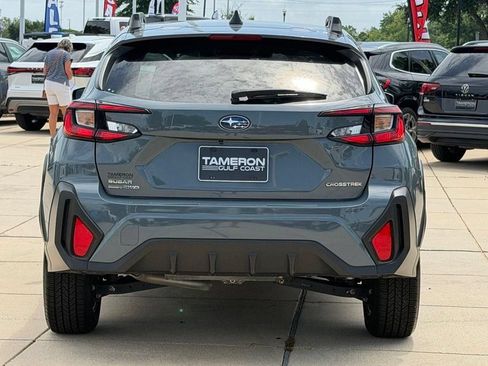 Used 2024 Subaru Crosstrek 2.0i Premium AWD/4WD image 2
