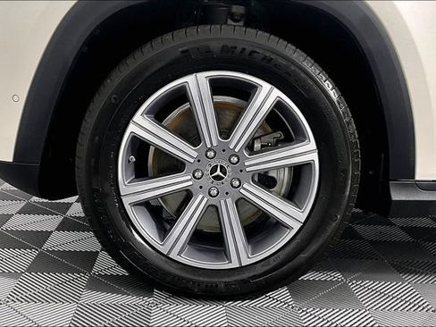 Used 2023 Mercedes-Benz GLS 450 4MATIC image 8