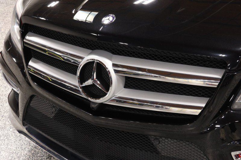 Used 2015 Mercedes-Benz GL 550 4MATIC image 17
