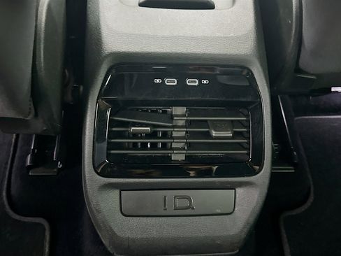 Used 2022 Volkswagen ID.4 Pro image 27