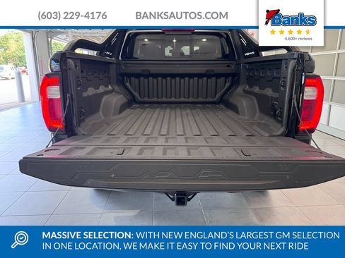 Certified 2025 GMC Canyon AT4 w/ Nightfall Edition AWD/4WD image 8