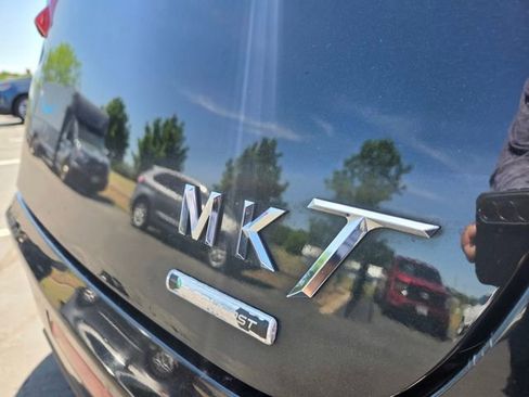 Used 2013 Lincoln MKT AWD image 6