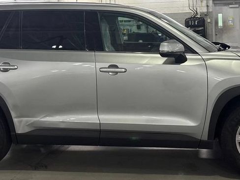 Used 2024 Toyota Grand Highlander AWD image 8
