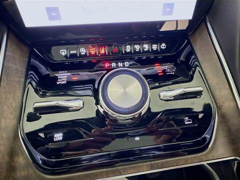 Used 2023 Jeep Grand Wagoneer Series II image 24