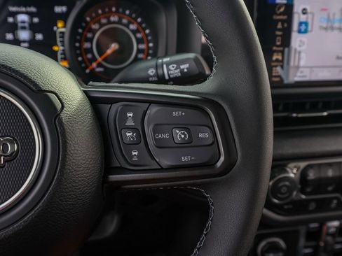 New 2025 Jeep Gladiator Willys image 26