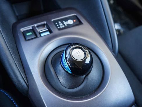 Used 2025 Nissan Leaf S FWD image 22
