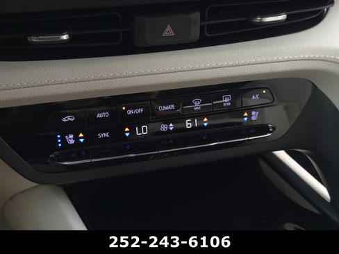 Used 2023 Buick Envision Avenir FWD image 17