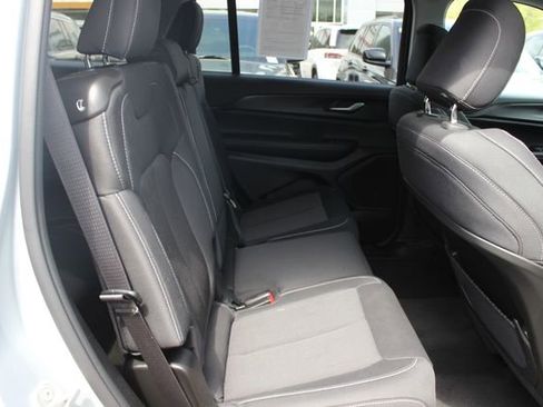 Used 2023 Jeep Grand Cherokee L Laredo AWD/4WD image 29
