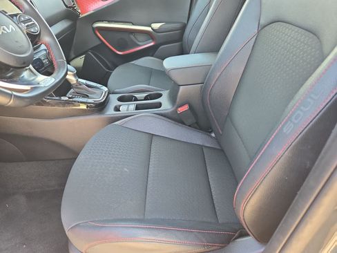Used 2025 Kia Soul GT-Line w/ GT-Line Technology Package FWD image 14