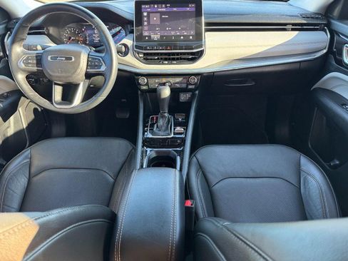 Used 2022 Jeep Compass Limited image 11