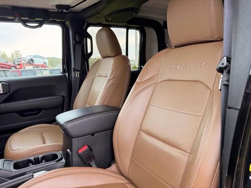 Used 2021 Jeep Gladiator Overland w/ Popular Equipment Package AWD/4WD image 35