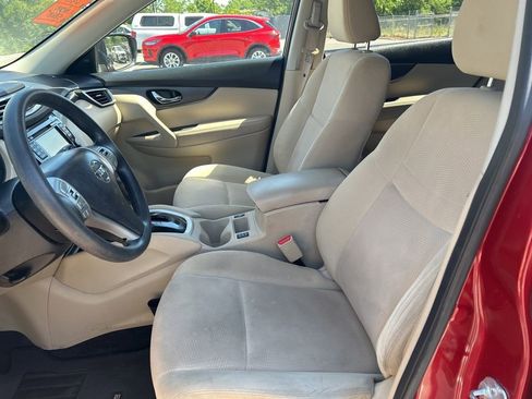 Used 2016 Nissan Rogue SV w/ SV Premium Package image 10