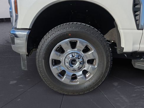 Used 2025 Ford F250 Lariat w/ Chrome Package image 14