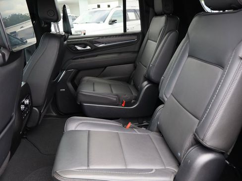 Used 2023 GMC Yukon XL Denali RWD image 29