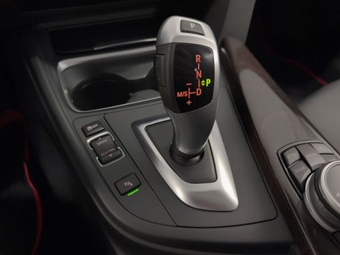 Used 2015 BMW 320i xDrive Sedan image 25