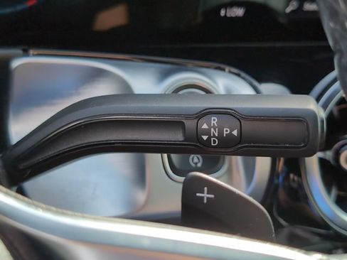 Used 2022 Mercedes-Benz GLB 250 image 21