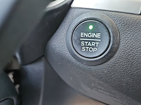 Used 2022 Ford Escape SE image 27