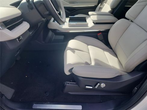 New 2026 Lincoln Navigator Premiere AWD/4WD image 13