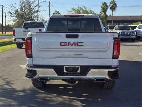 New 2026 GMC Sierra 1500 SLT image 6