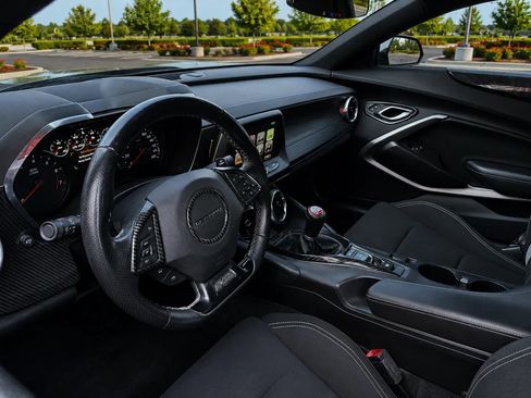 Used 2017 Chevrolet Camaro SS RWD image 11