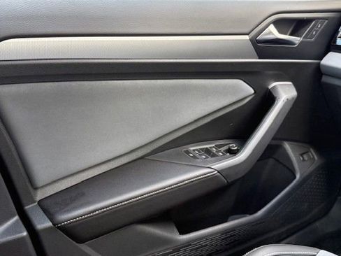 New 2026 Volkswagen Jetta SE image 30