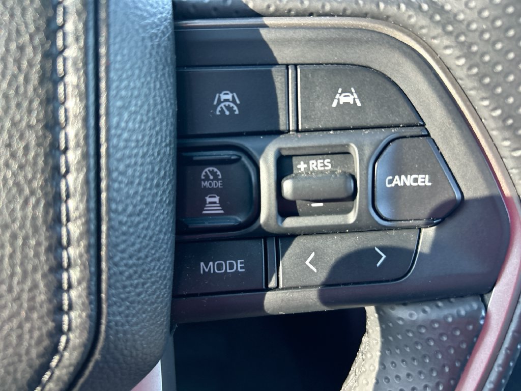 Certified 2025 Toyota 4Runner SR5 AWD/4WD image 16