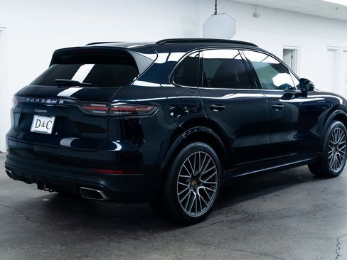 Used 2023 Porsche Cayenne image 6