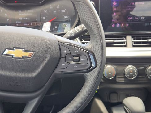 Used 2026 Chevrolet Trax LS FWD image 20