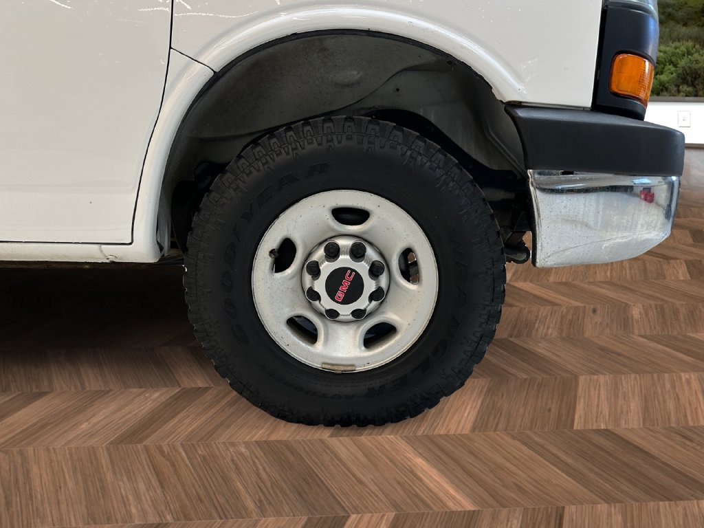 Used 2016 GMC Savana 2500 RWD image 21