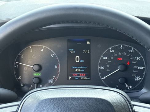 Used 2025 Toyota Corolla SE FWD image 17