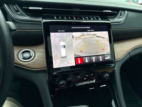 Used 2023 Jeep Grand Cherokee L Summit w/ Advanced Protech Group IV image 17