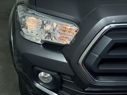 Used 2023 Toyota Tacoma SR5 AWD/4WD image 3