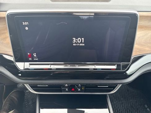 Used 2024 Volkswagen Atlas SE w/ Panoramic Sunroof Package image 26