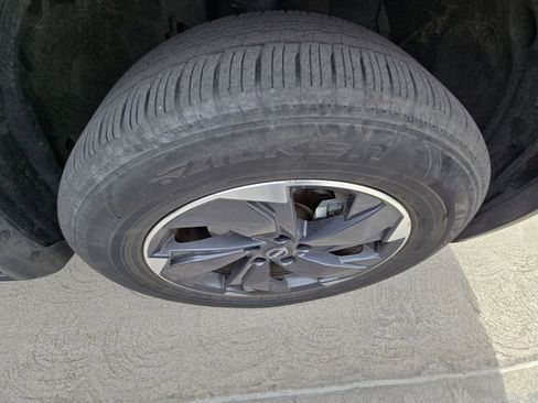 Used 2025 Nissan Rogue SV FWD image 48